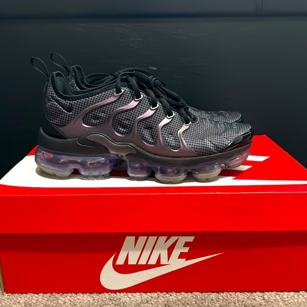 NIKE Vapormax BRAND NEW Women’s 7
